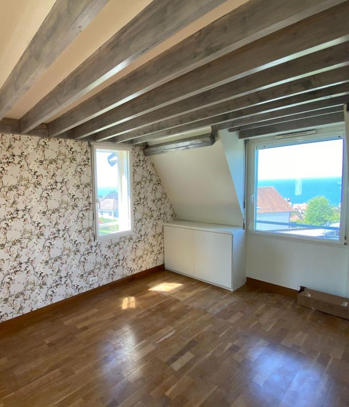 Sollicitez-nous pour habiller le sol de vos espaces intérieurs avec style !